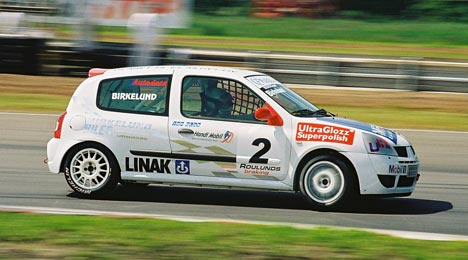 Max Birkelund har senest kørt baneløb i Renault Clio Cuppen.